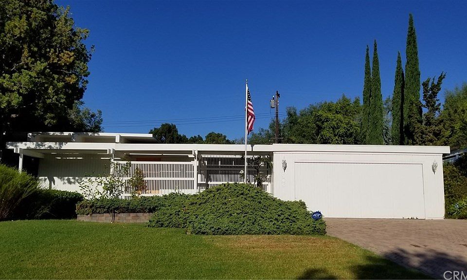 1st image of 1345 Hollydale Dr