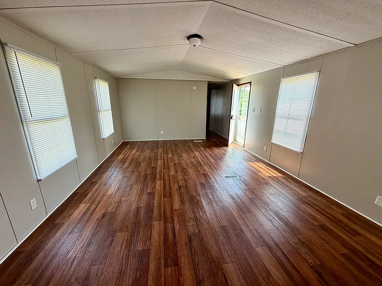 77 Long Leaf Ln — Photo 4