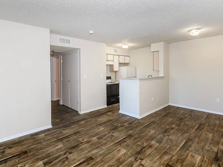 Garden Gate Apartments Ft. Worth — Photo 24