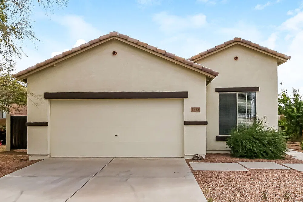 3 bed, 2.0 bath, 1665 sqft, $2,350 — Photo 1