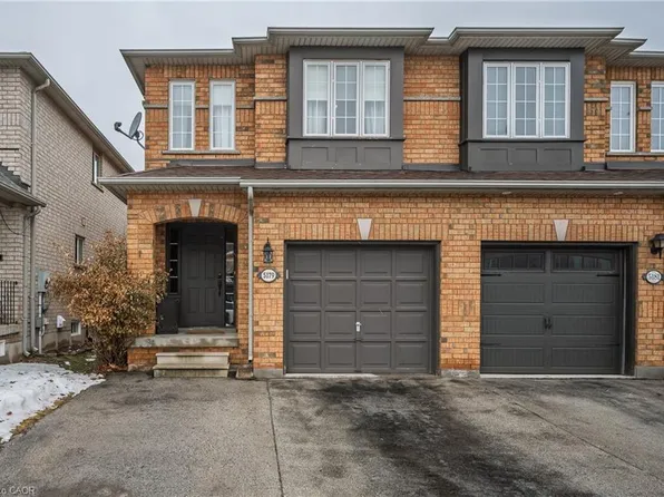 5179 Des Jardines Dr, Burlington, ON L7L 6P7