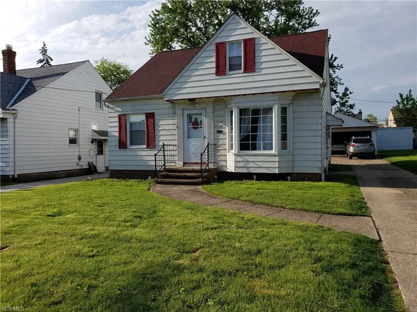 11016 McCracken Rd, Garfield Heights, OH 44125