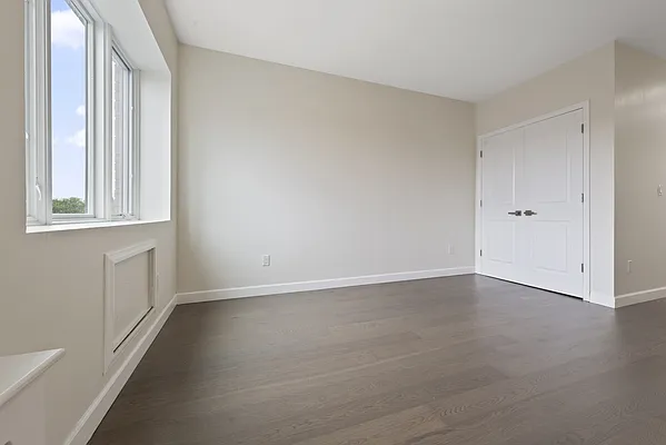 Sold by Douglas Elliman | media 21