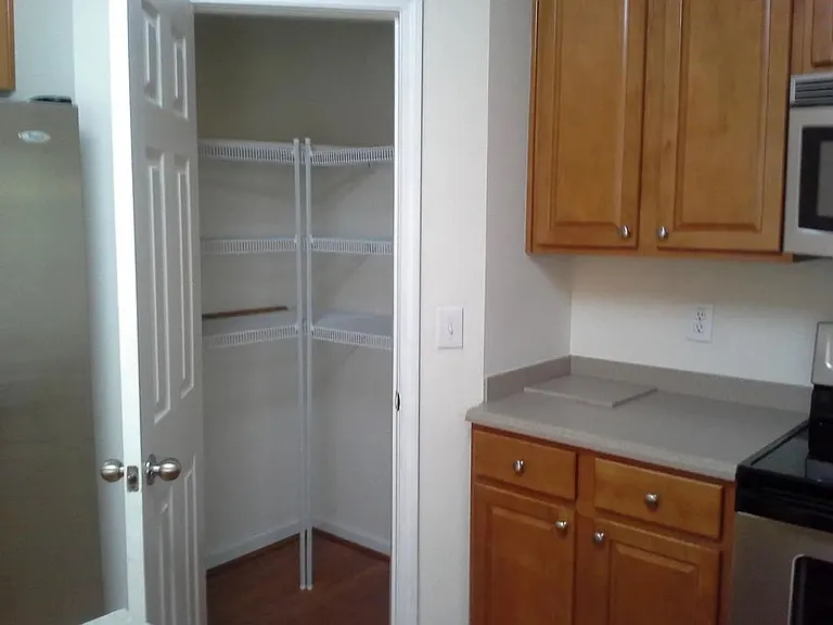 205 Hampshire Downs Dr — Photo 5