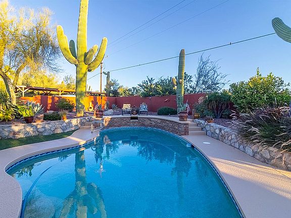 2nd image of 700 E Calle De Cibola