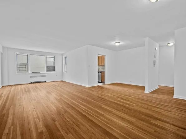 3720 Independence Avenue 5G image 1 of 8