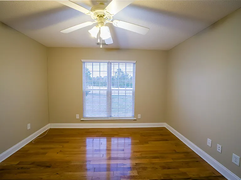211 Silk Tree Trce — Photo 14