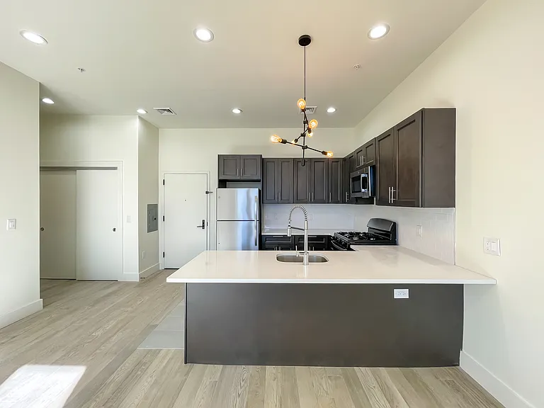 604 Bloomfield Ave #201 — Photo 2