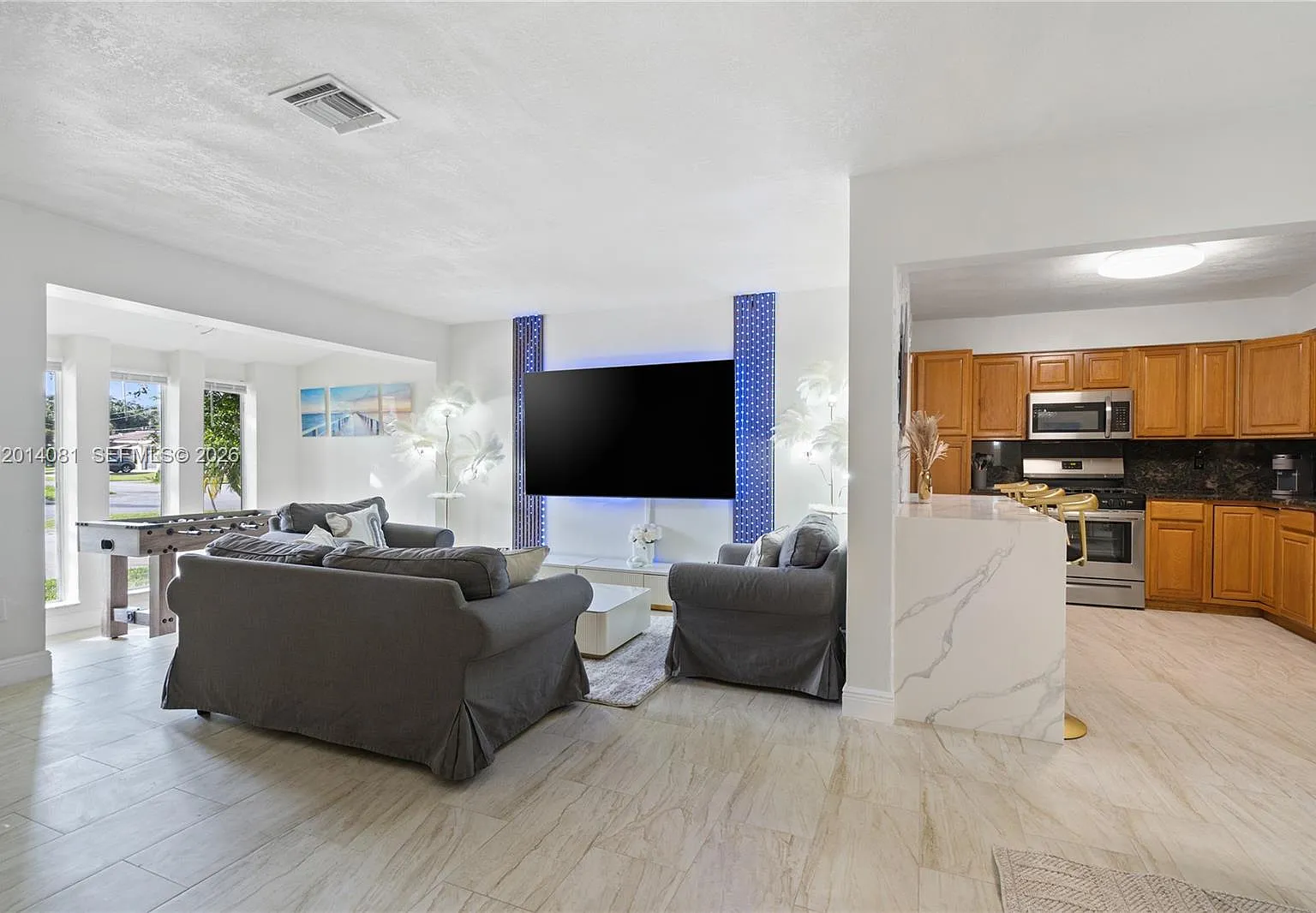 Flamingo Manors — Photo 2