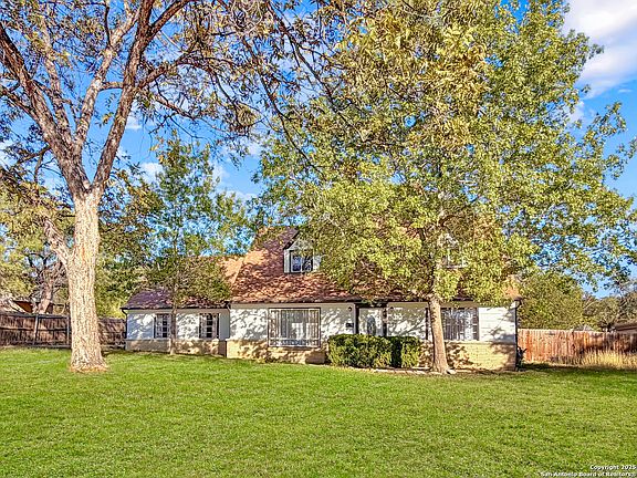 3rd image of 351 Ave Maria