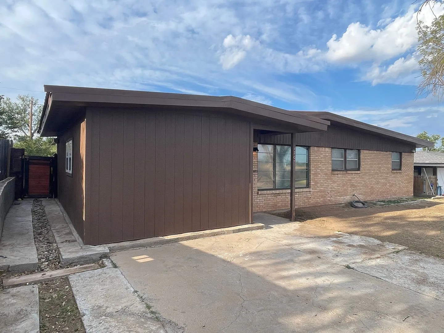 Space, Comfort & Convenience 4-Bedroom Home Base in Big Spring! — Photo 2