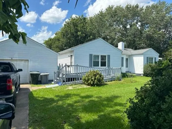 109 E Little Back River Rd, Hampton, VA 23669