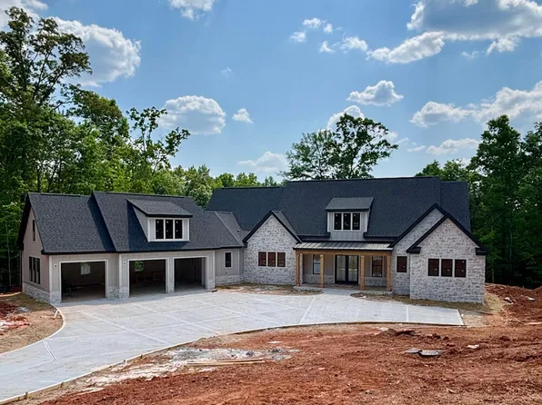 106 Equestrian Ct, Forsyth, GA 31029