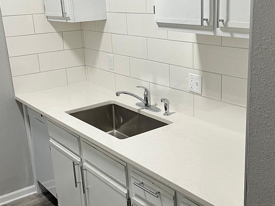 1st image of 121 S 25th St APT 104