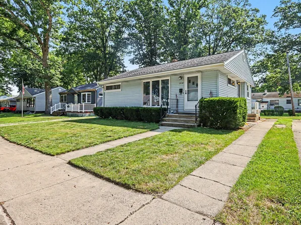 3018 Hollywood Ave, Michigan City, IN 46360