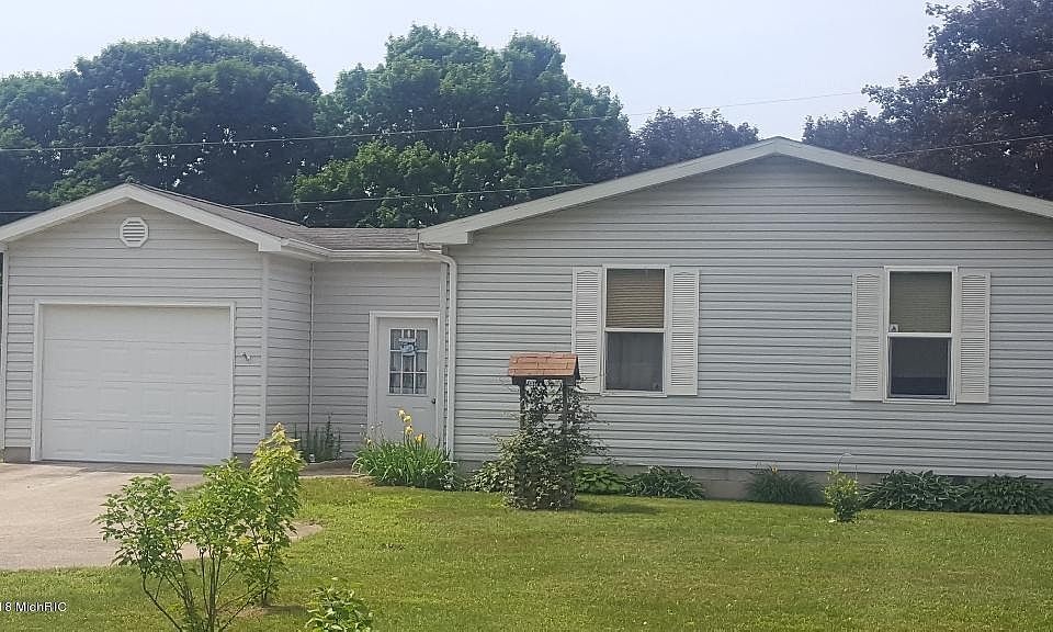 1st image of 56669 Appleblossom Dr