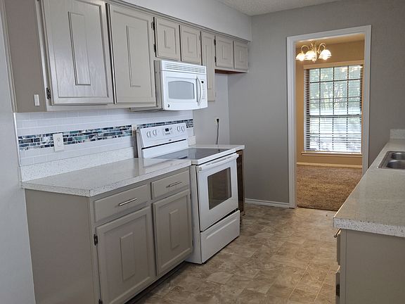 3rd image of 4810 Duck Creek Dr