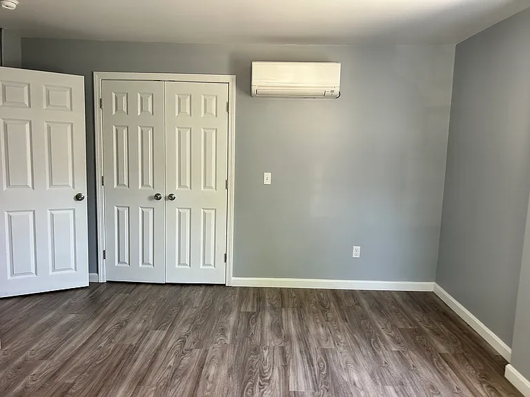 121 Tell St #1R — Photo 10