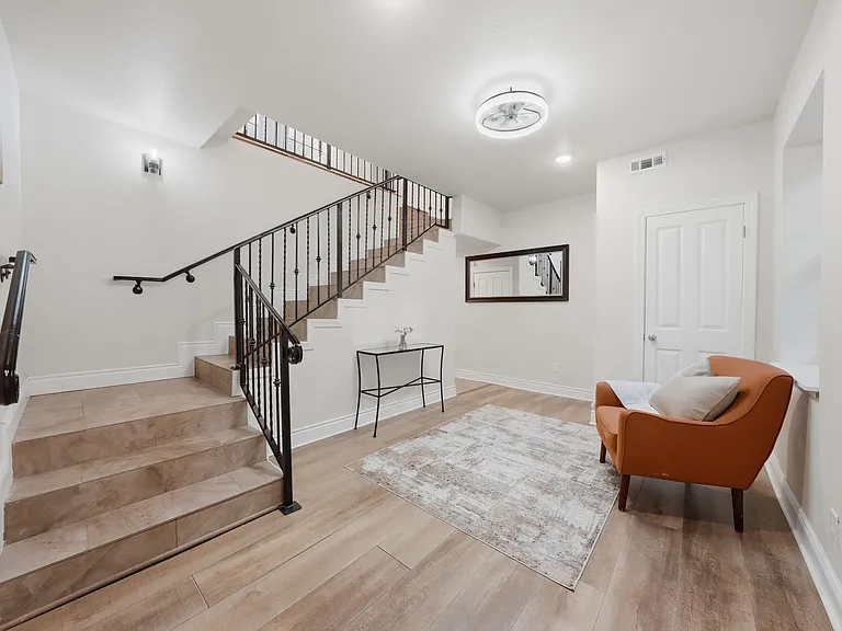 3426 Pierson St — Photo 27