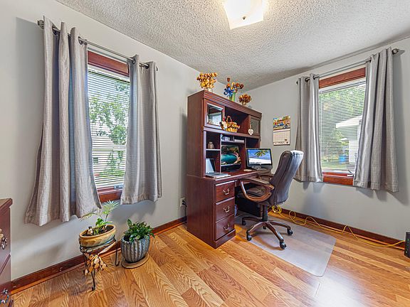 5th image of 227 3rd Ave SW
