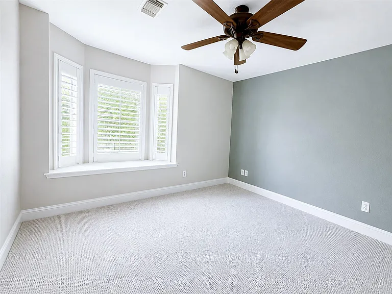 18 Doeskin Pl — Photo 35
