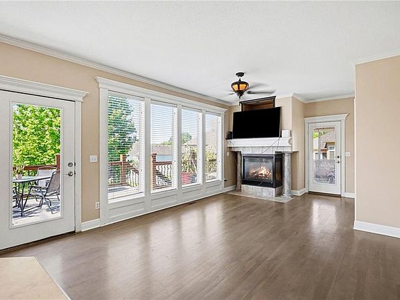 4th image of 2107 NE Colonnade Ave