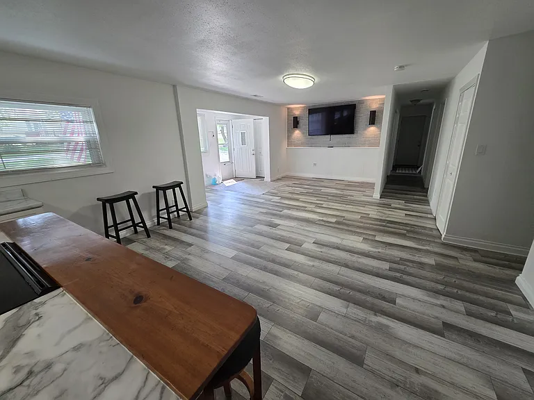207 Taylor Rd — Photo 8