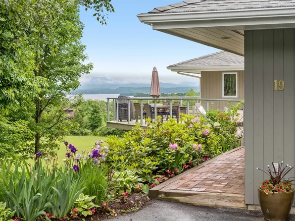 19 Ministry Lane, South Hero, VT 05486
