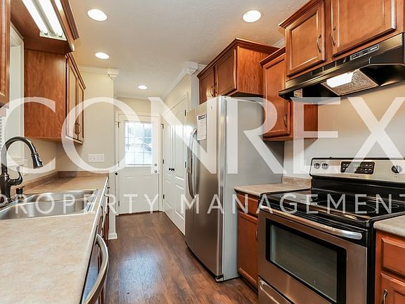 5th image of 588 Cedar Valley Dr