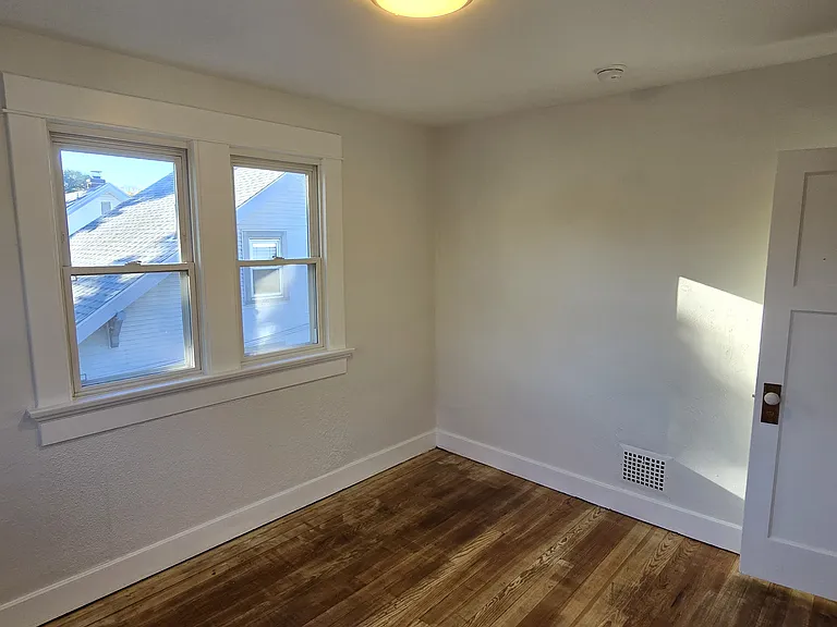44 Waverly Ave — Photo 11