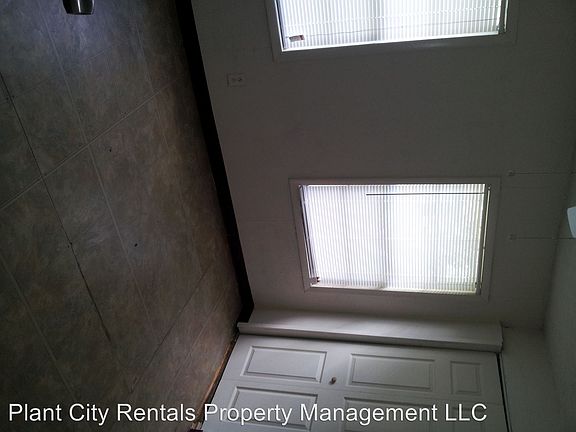 4th image of 405 Lake St