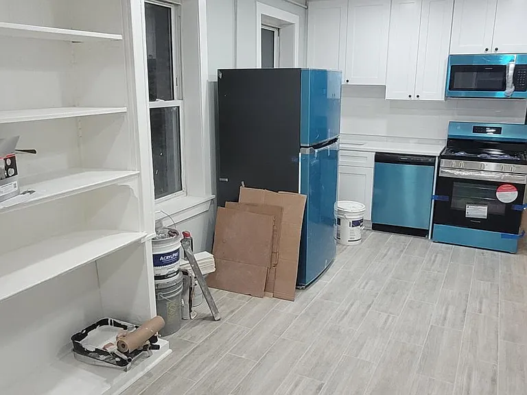 2346 S Sacramento Ave #1F — Photo 2