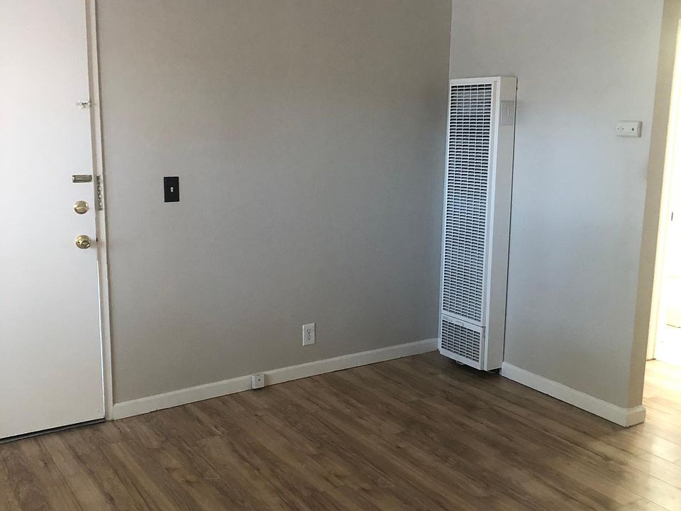 1st image of 2052 Jackson Ct #3