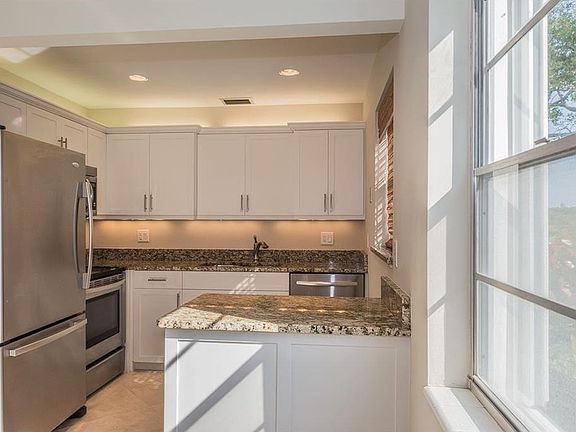 4th image of 2800 Indian River Blvd APT F1
