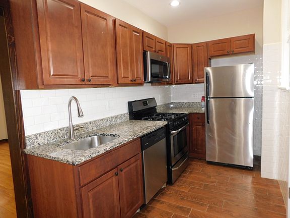 5th image of 1319 W Touhy Ave #18