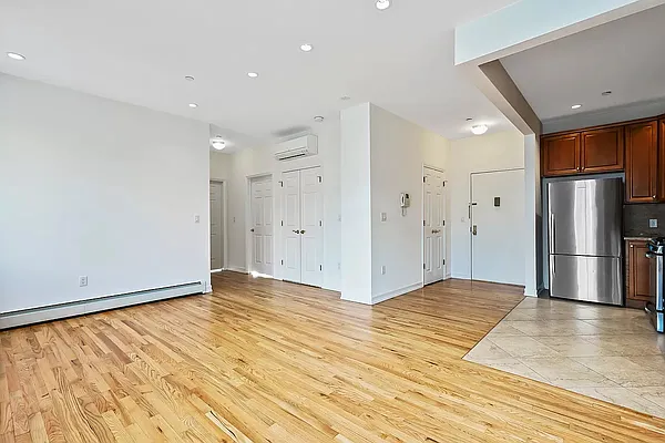 Rented by R Management | media 16