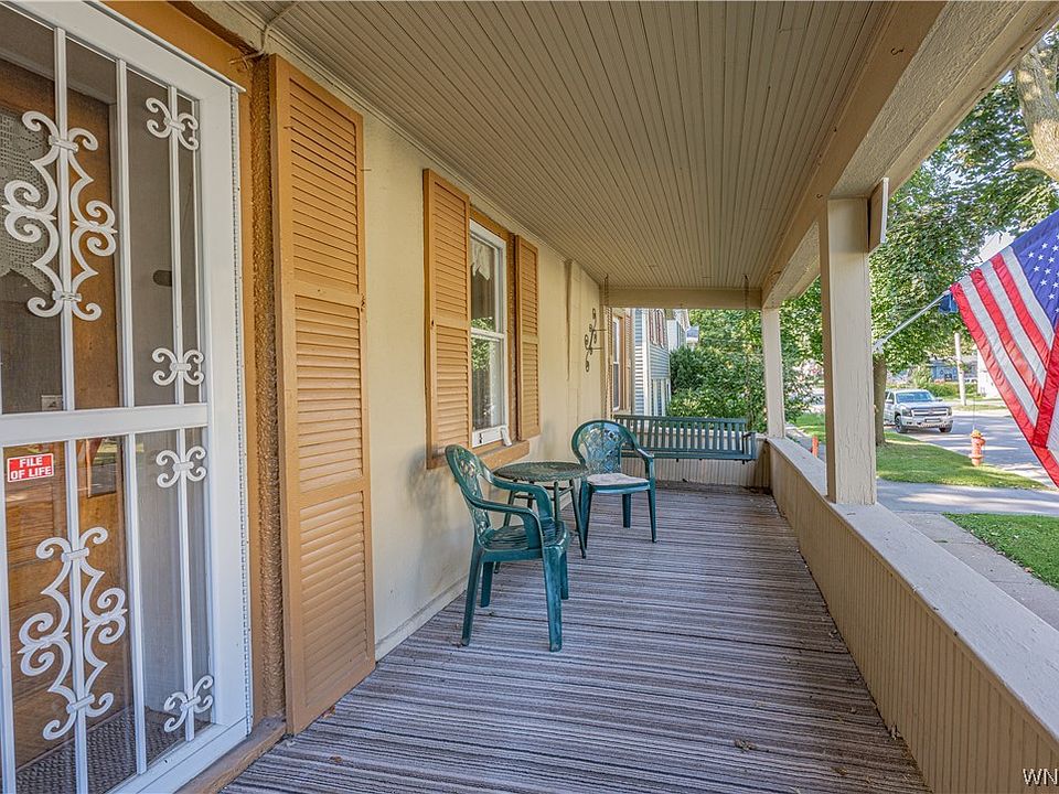 208 Olcott St, Lockport, NY 14094 Zillow