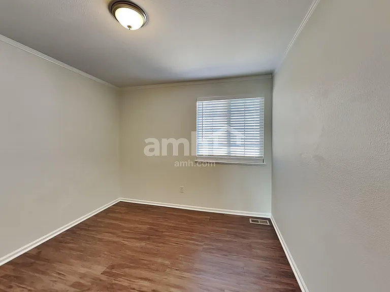 4815 Talons Mark Dr — Photo 13