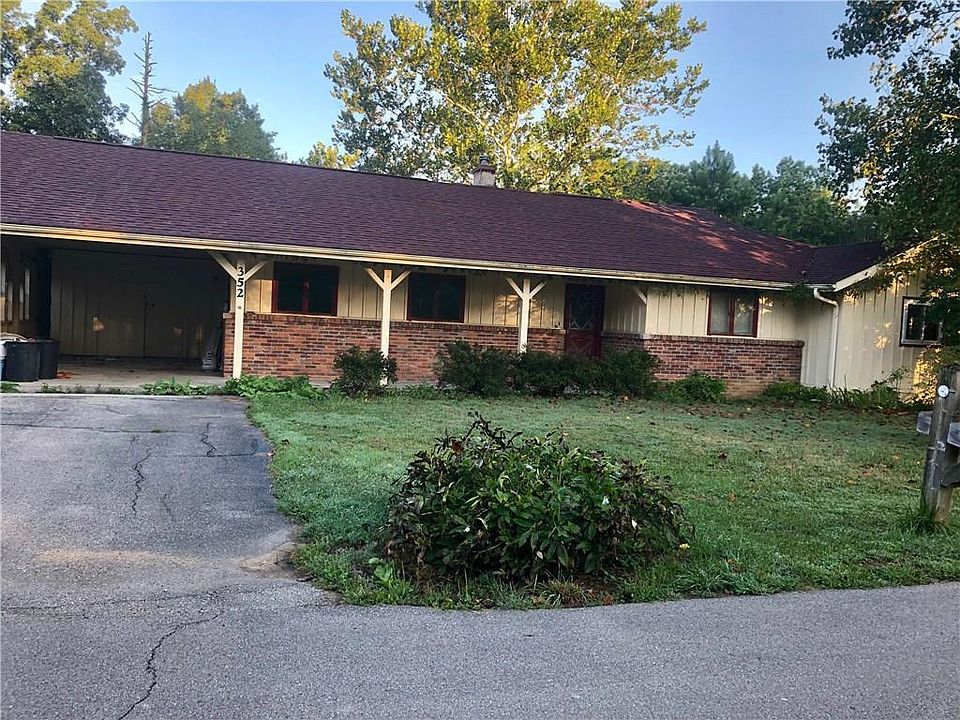 2nd image of 352 Tuck A Way Ridge Dr