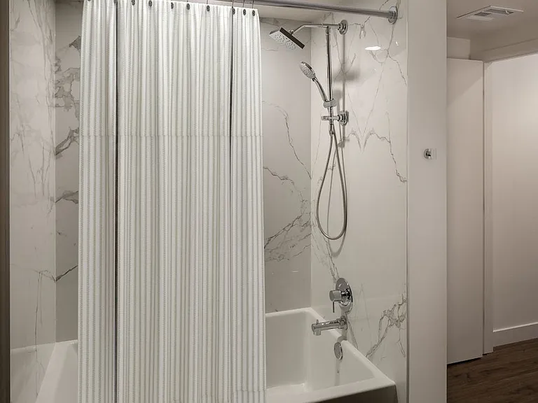 Upgrade Package Bath with marble surround