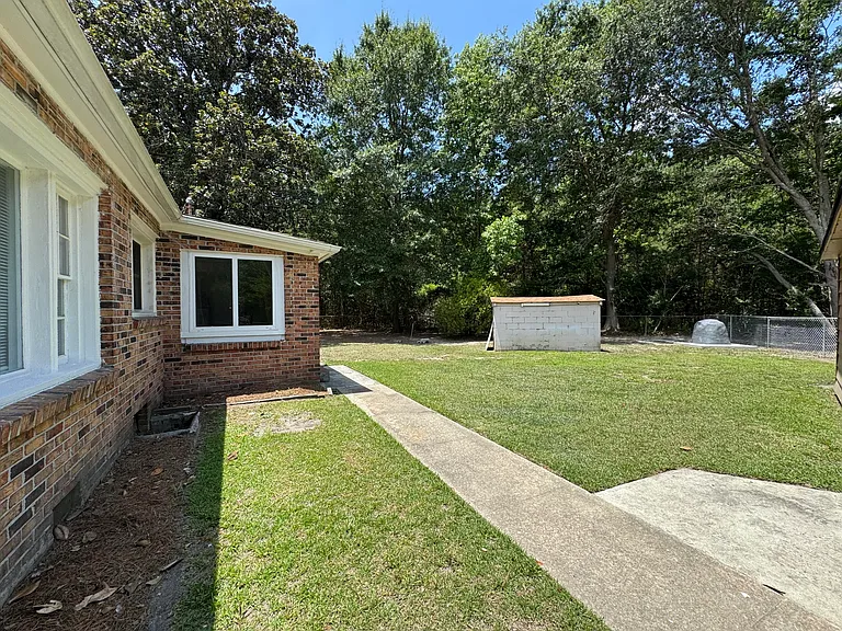933 S Live Oak Dr — Photo 15