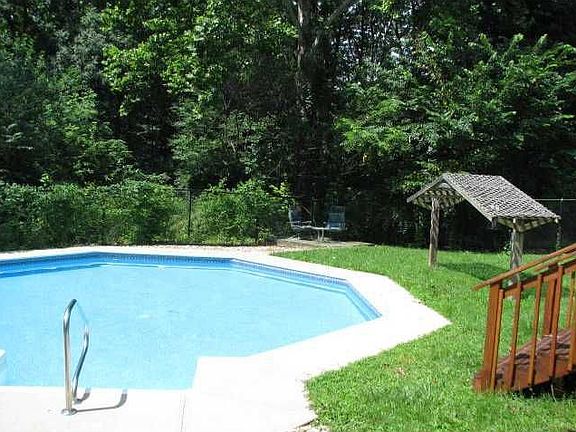 2nd image of 5123 S County Road 525 W