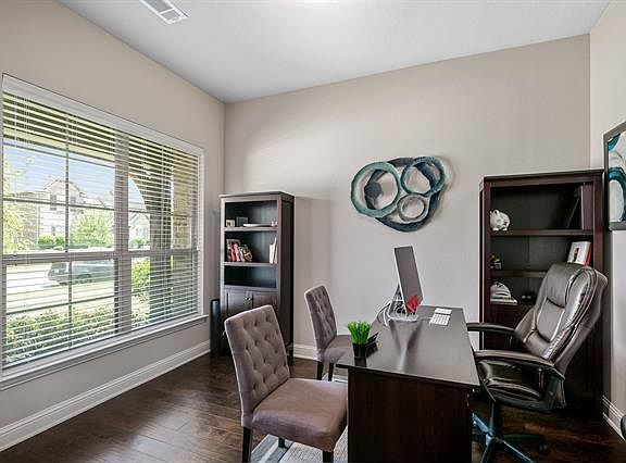 5th image of 116 Crystal Creek Dr
