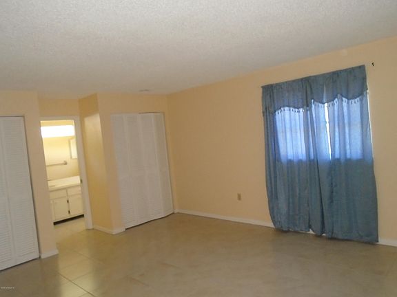 4th image of 207 Rose Dr #0
