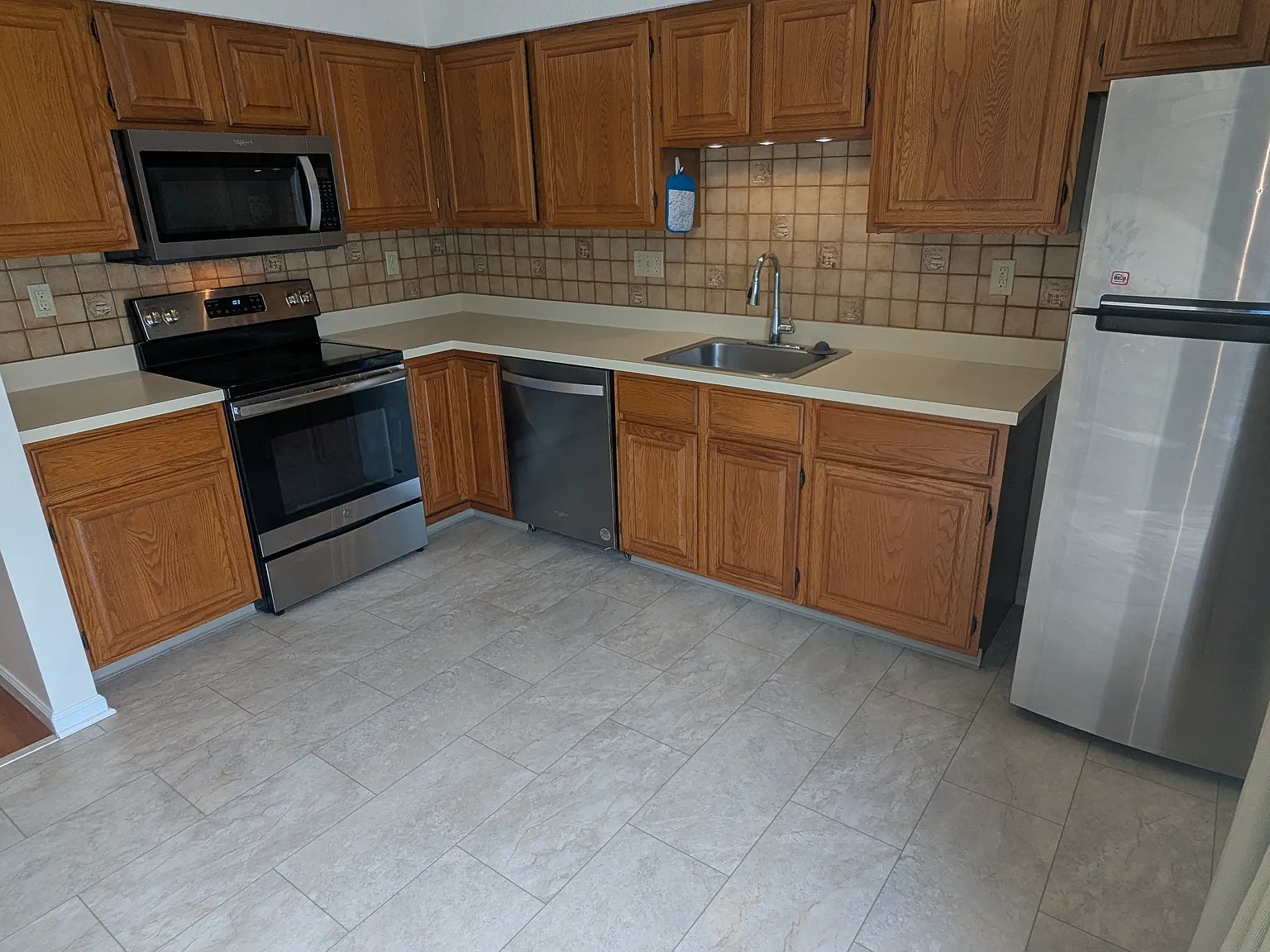 2 bed, 1.5 bath, 1010 sqft, $1,800 — Photo 4