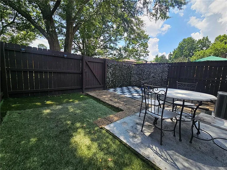 1192 Ashborough Dr SE #B — Photo 20