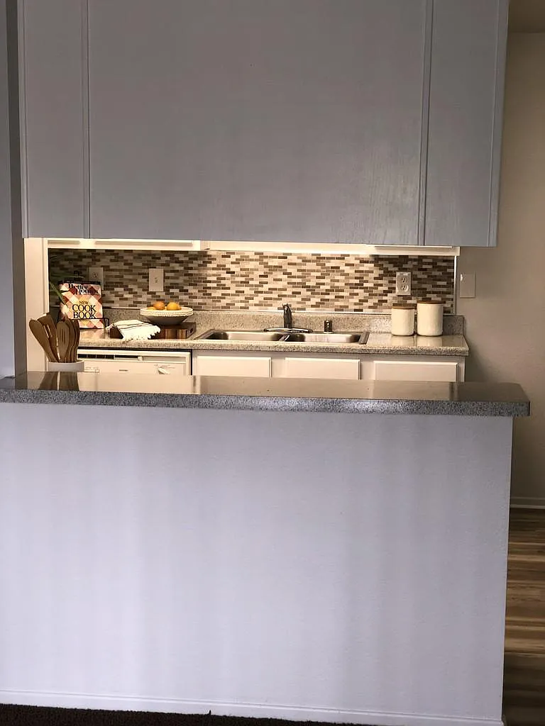 Goodmanor Apartments — Photo 4