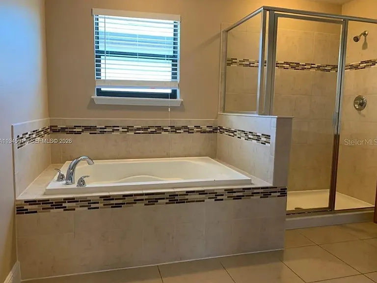 11016 Tahiti Isle Ln — Photo 10