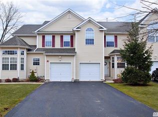 65 Crossbar Rd, Medford, NY 11763