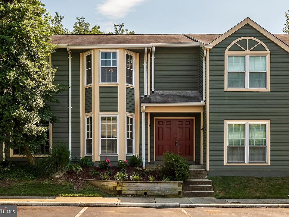 1st image of 4 Leeward Ct